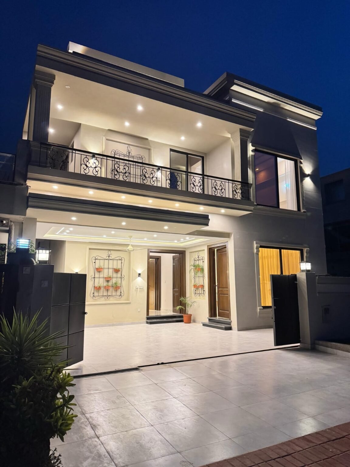 10 Marla Brand New Designer House for Sale in Bahria Town Rawalpindi Phase 8